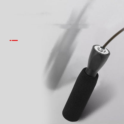 Verstellbares Springseil mit Schaumstoffgriffen