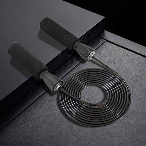 Verstellbares Springseil mit Schaumstoffgriffen